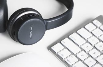 Beste hoofdtelefoon voor telefonische vergaderingen Wat u nodig hebt om u door te helpen – PHIATON